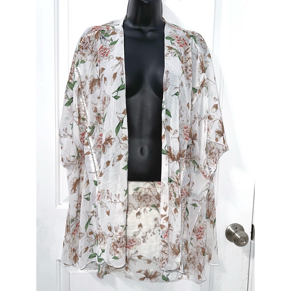 Emory Park white floral print kimono shawl
